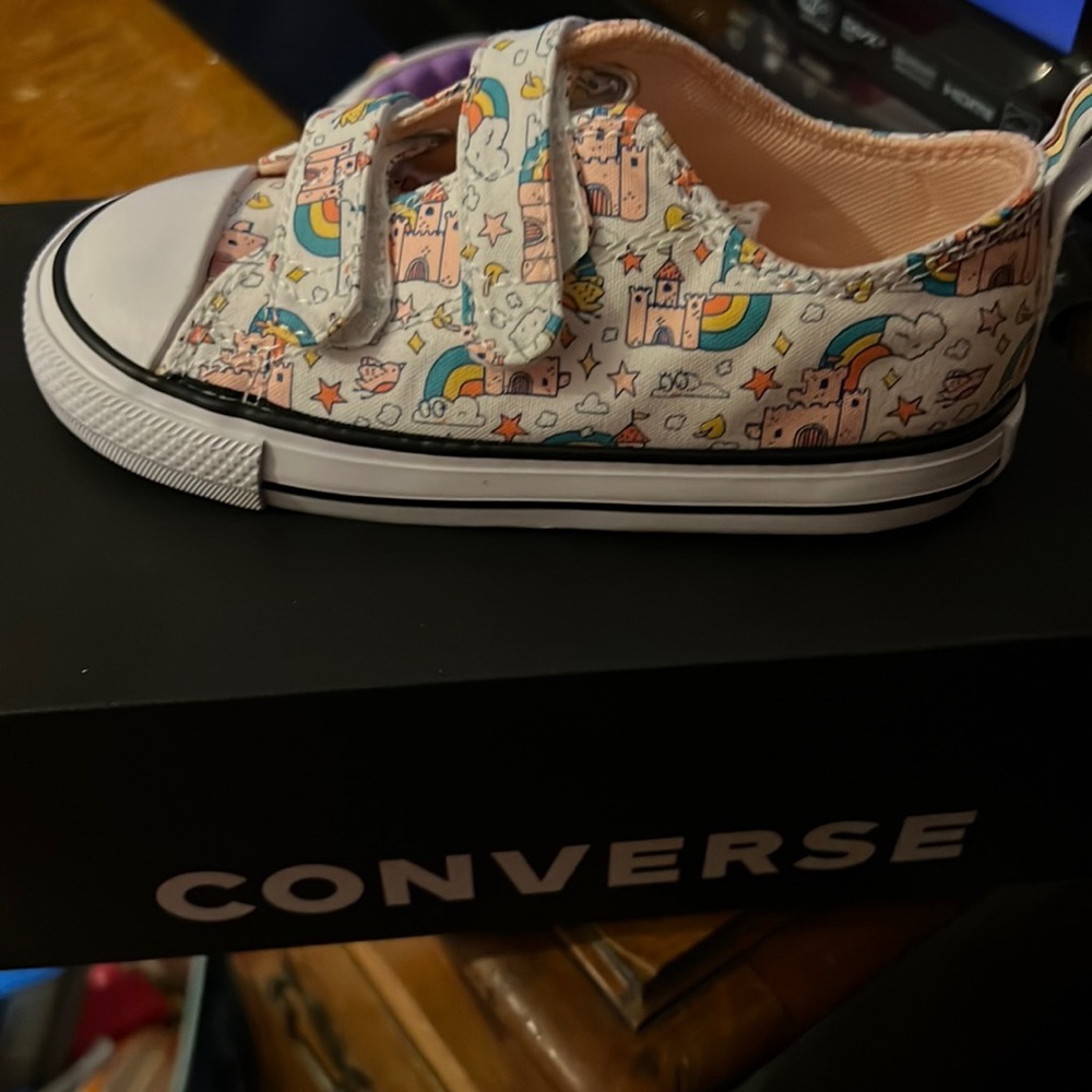 Girls Converse! Castles and Rainbows! ❤️